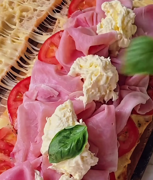 Focaccia de jamón y queso